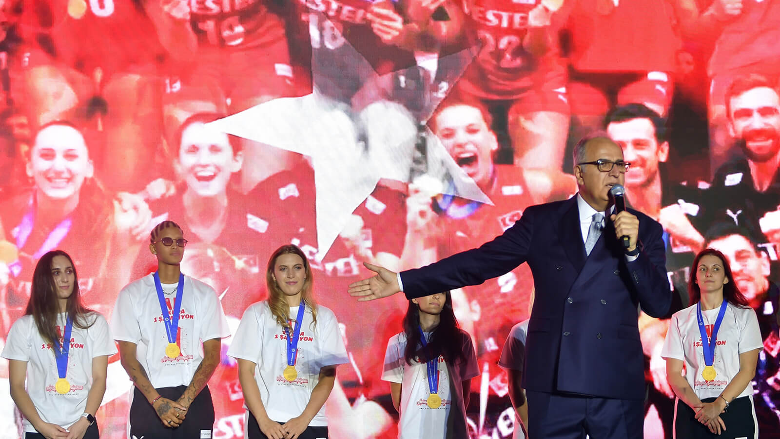 Mehmet Akif Üstündağ: “Hedefimiz Olimpiyatta Kürsüye Çıkmak!”