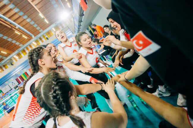 Türkiye Oturarak Voleybol Milli Takımları, 2023 Avrupa Şampiyonası'nda İlk Maçlarına Çıktı