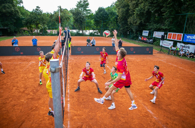 Avrupa'dan Gençler, Prag Voleybol Oyunlarına Davet Ediliyor
