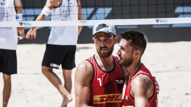 Hasan Hüseyin-Sefa İkilisi, Avustralya’da FIVB Geelong Futures Turnuvası’nda Bronz Madalya Aldı Hasan Hüseyin-Sefa İkilisi, Avustralya’da FIVB Geelong Futures Turnuvası’nda Bronz Madalya Aldı