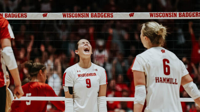 Wisconsin, Nebraska’yı Devirerek Ulusal Şampiyona Öncesi Güçlü Bir Performans Sergiledi Wisconsin, Nebraska’yı Devirerek Ulusal Şampiyona Öncesi Güçlü Bir Performans Sergiledi