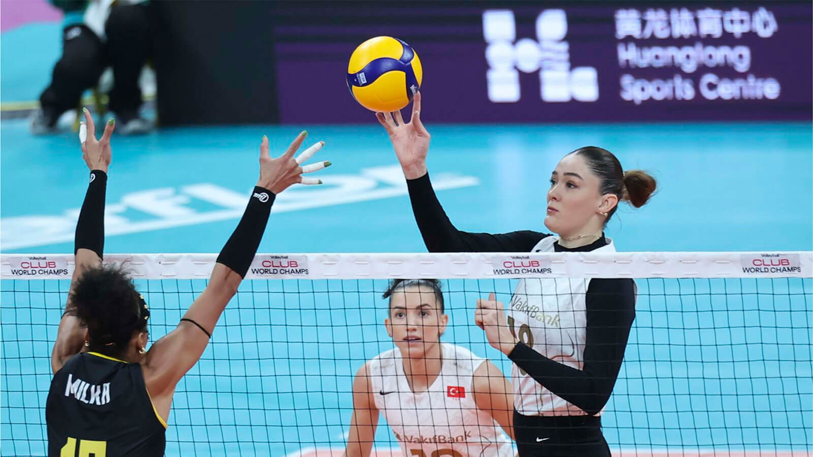 VakıfBank, Kulüpler Dünya Şampiyonası’nda Yarı Finale Yükseldi