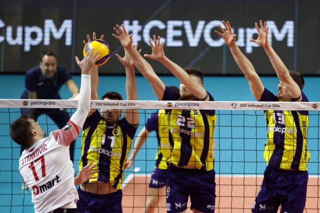 Fenerbahçe Parolapara, CEV Kupası'nda Çeyrek Finale Yükseldi