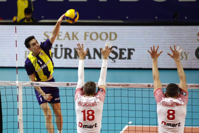 Fenerbahçe Parolapara, CEV Kupası'nda Çeyrek Finale Yükseldi