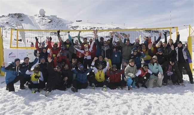 İspanya Voleybol Federasyonun Kar Voleybolu Turnuvası Dikkat Çekti
