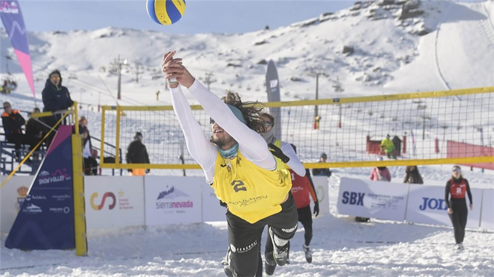 İspanya Voleybol Federasyonun Kar Voleybolu Turnuvası Dikkat Çekti