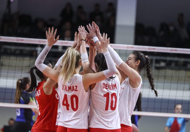 U20 Kadın Milli Takımımız, Yunanistan'ı Devirerek Final Peşinde