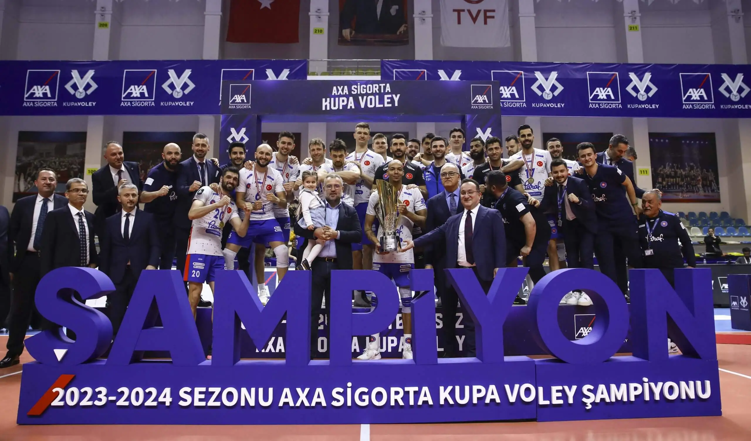 Halkbank, 2024 AXA Sigorta Erkekler Kupa Voley’de Şampiyon!
