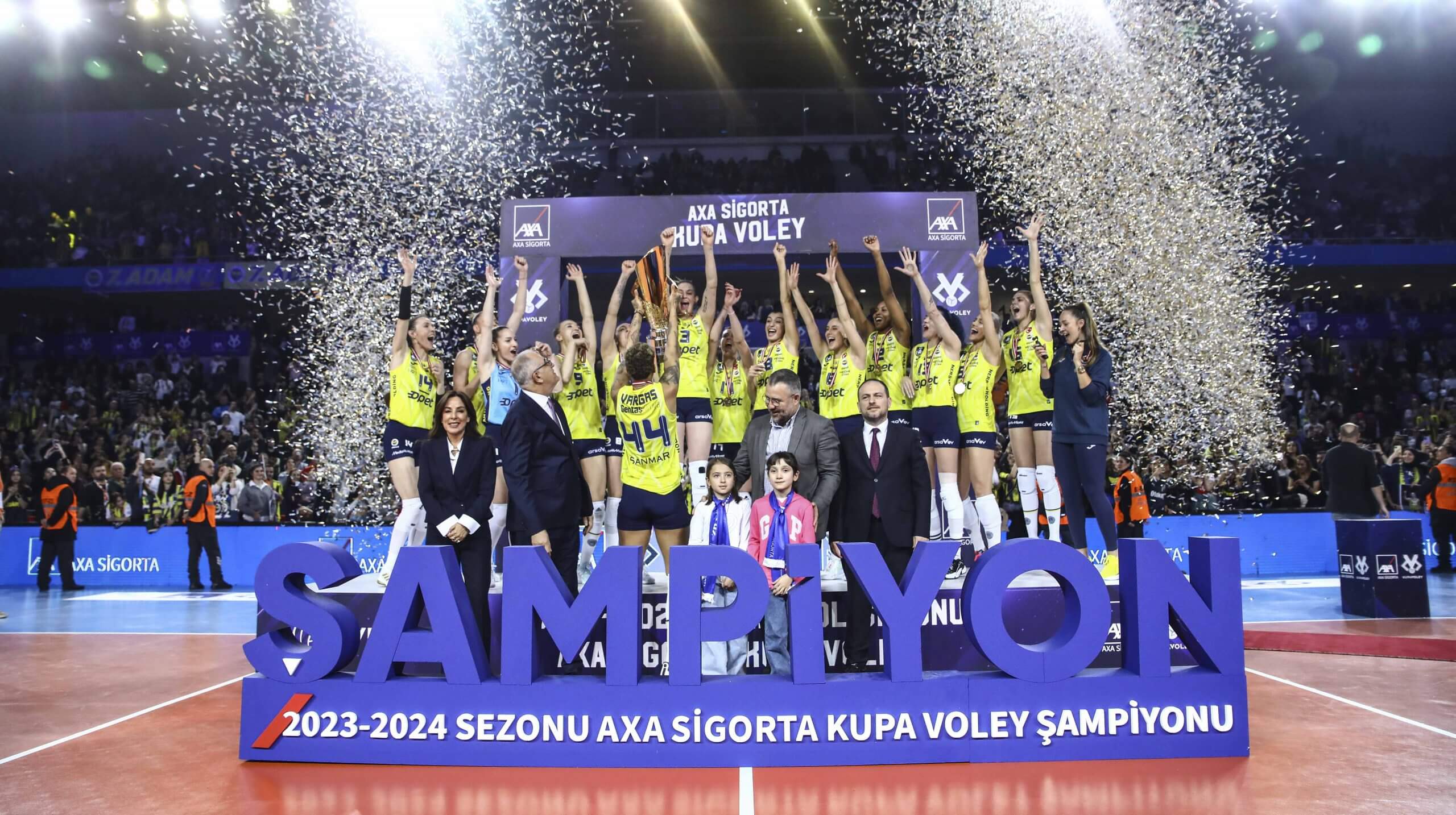 AXA Sigorta Kupa Voley’de Şampiyon Fenerbahçe Opet