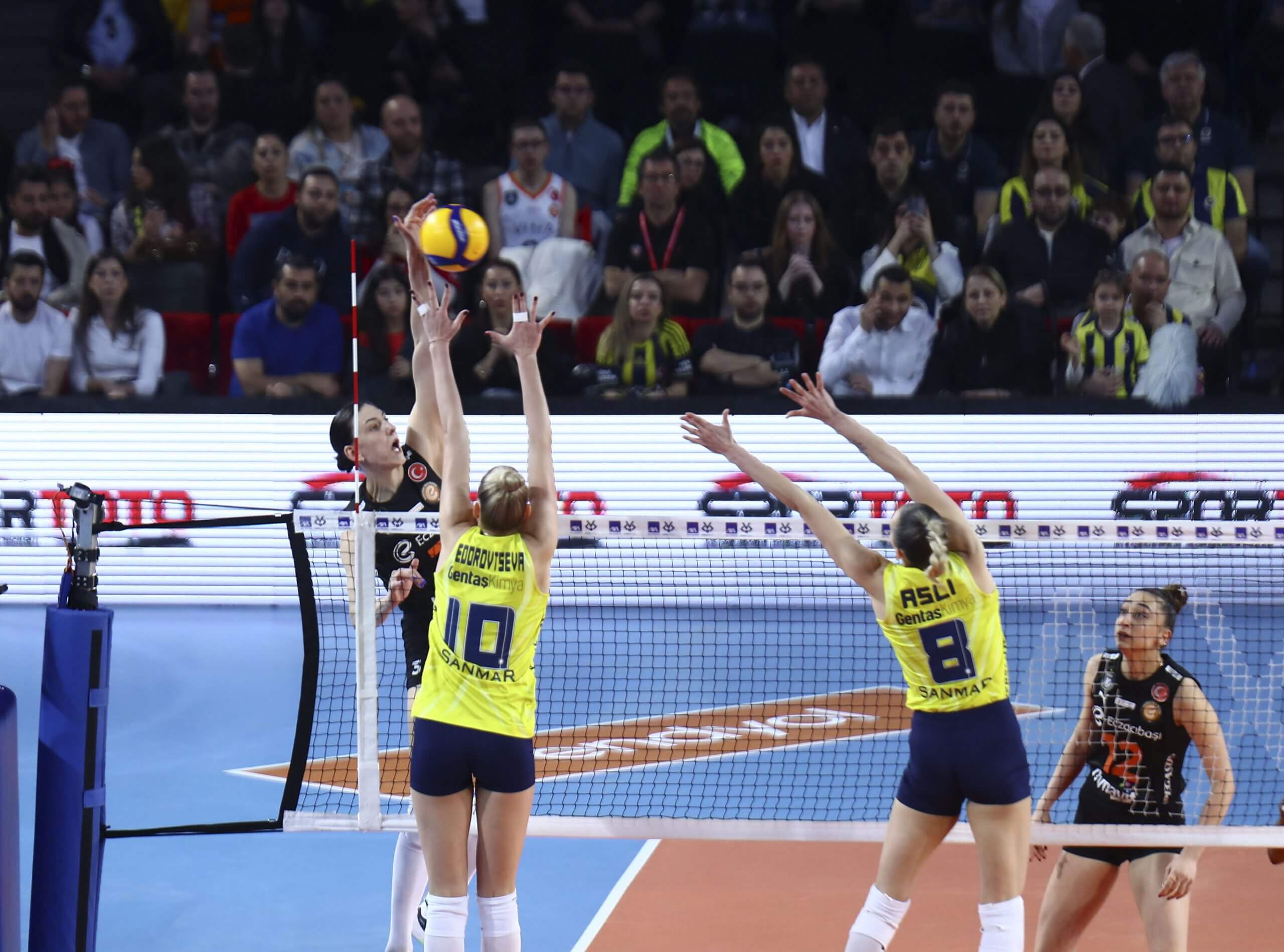 AXA Sigorta Kupa Voley’de Şampiyon Fenerbahçe Opet