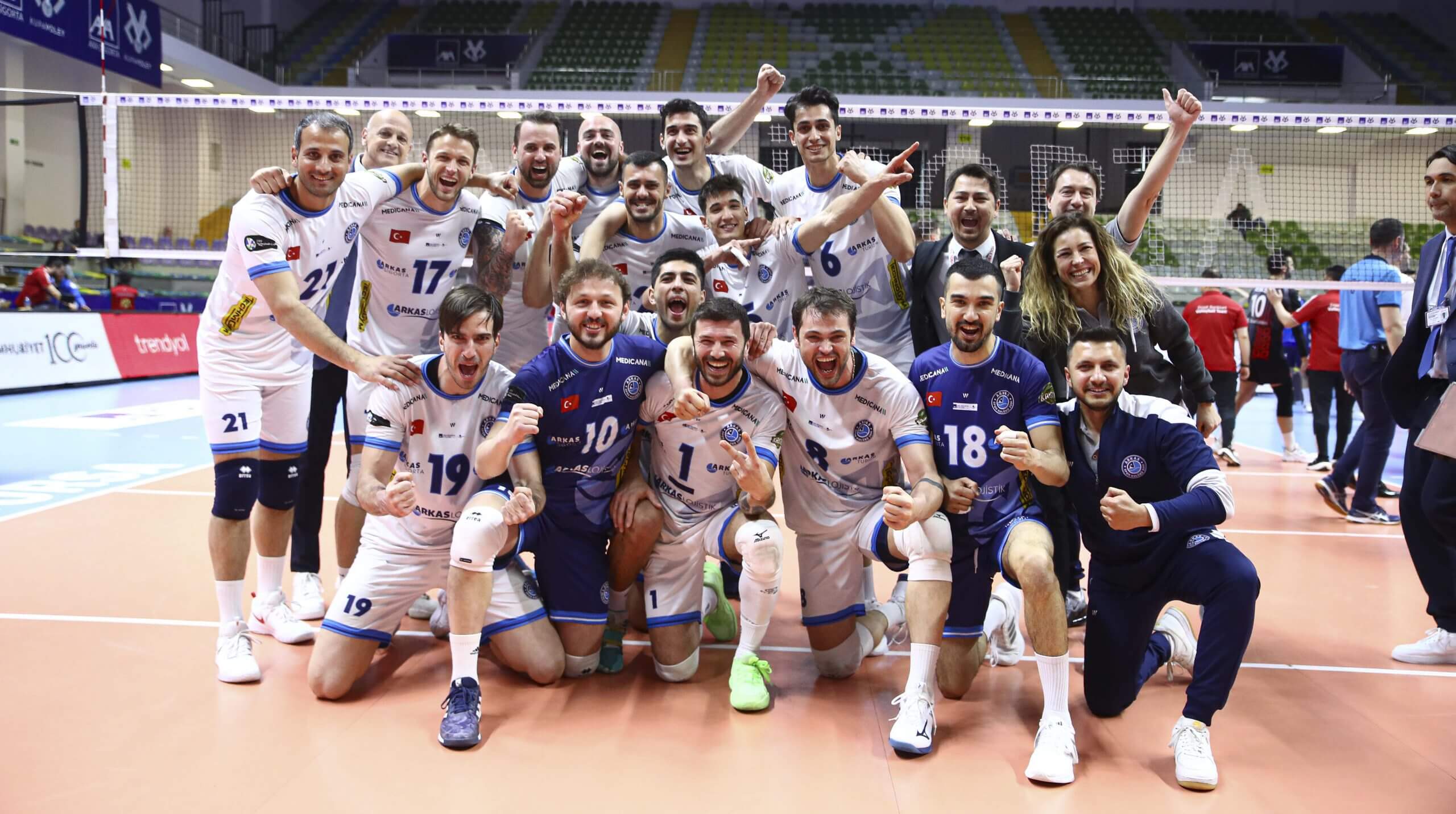 Erkekler AXA Sigorta Kupa Voley’de İlk Finalist Arkas Spor