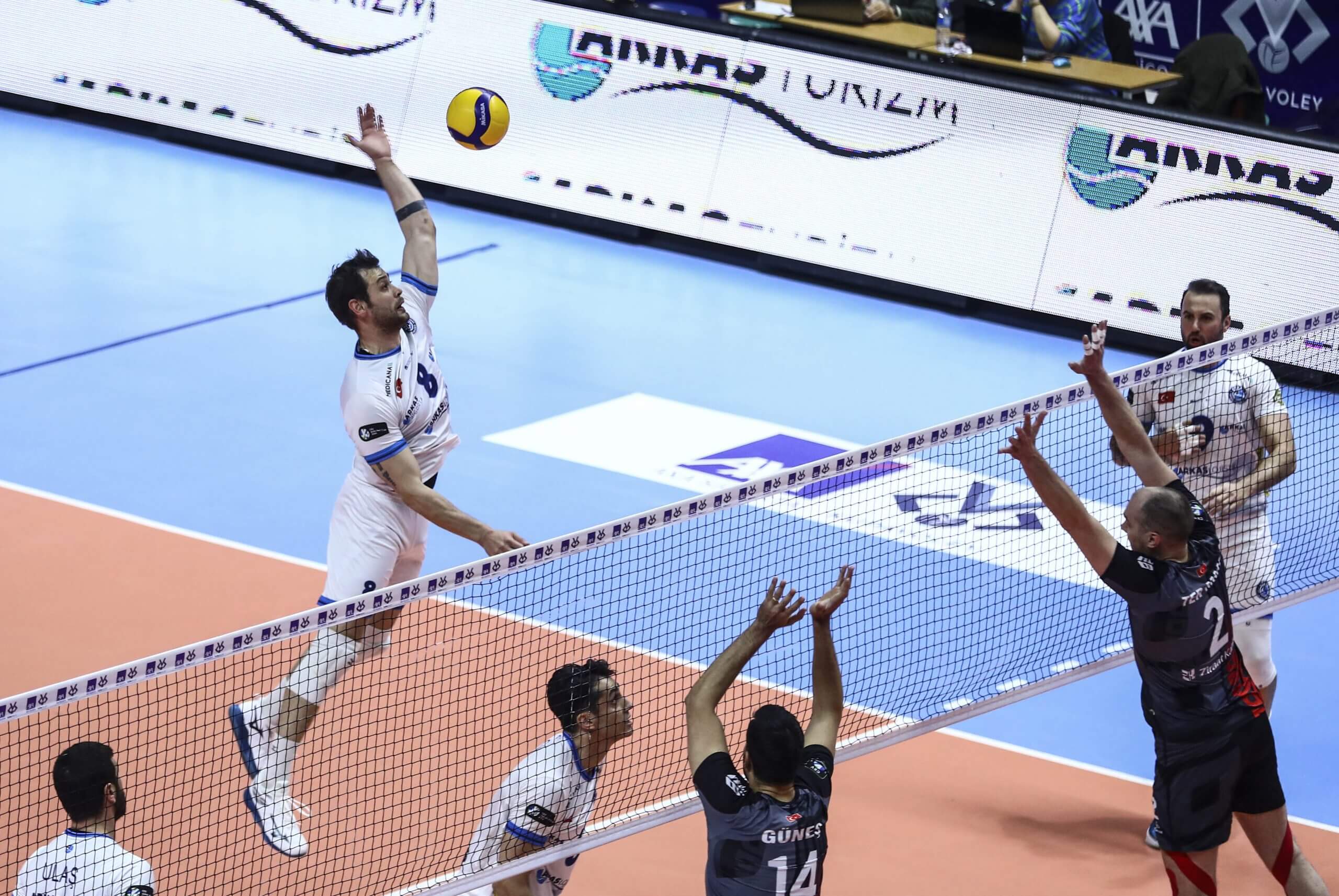 Erkekler AXA Sigorta Kupa Voley’de İlk Finalist Arkas Spor