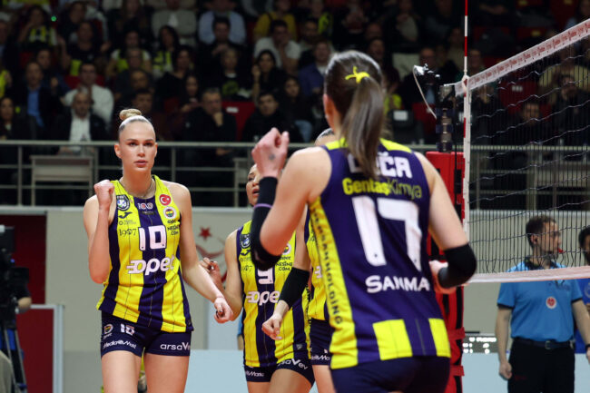 Fenerbahçe, VakıfBank'ı 3-1'lik Skorla Yendi