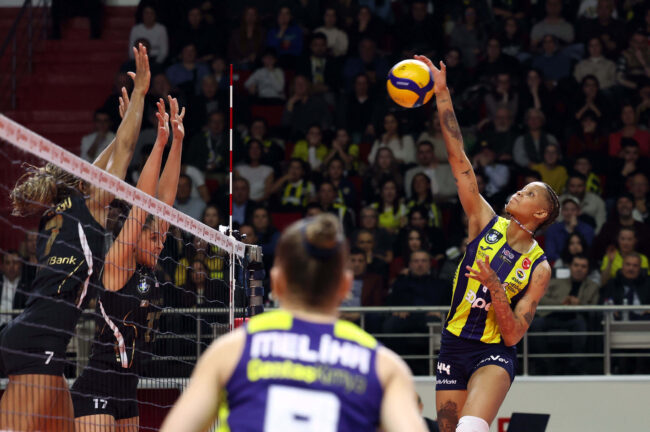 Fenerbahçe, VakıfBank'ı 3-1'lik Skorla Yendi