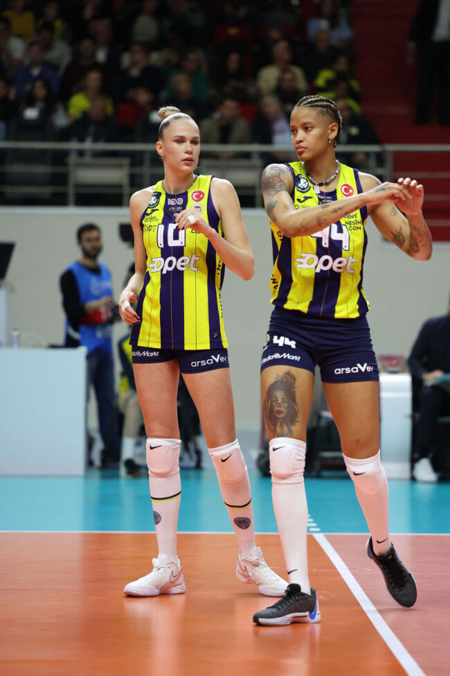 Fenerbahçe, VakıfBank'ı 3-1'lik Skorla Yendi