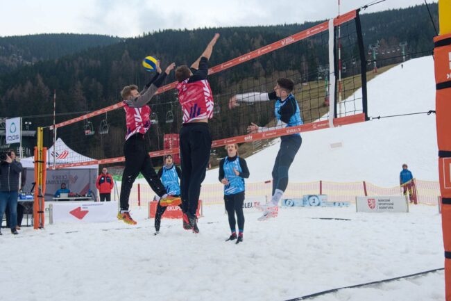 Špindlerův Mlýn'de Çekya Kar Voleybolu Ulusal Şampiyonaları