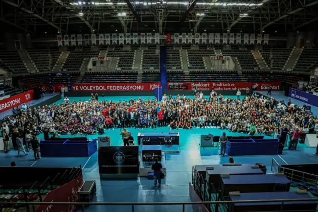 Ankara Altyapılar Süper Lig’de Voleybol Yıldızları Kupalarına Kavuştu! Ankara Altyapılar Süper Lig’de Voleybol Yıldızları Kupalarına Kavuştu!