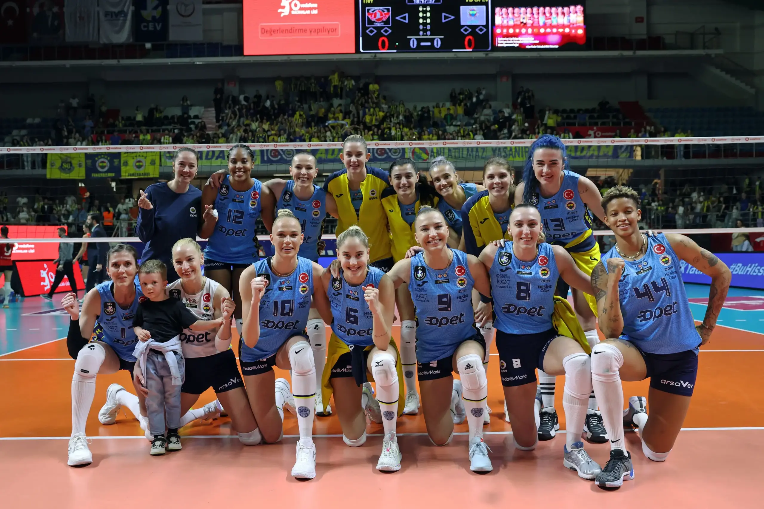 Fenerbahçe Opet Sultanlar Ligi’nde Yarı Finalde 1-0 Öne Geçti!