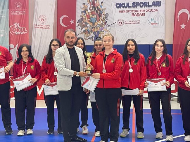 Okul Sporları Oturarak Voleybol Türkiye Şampiyonası Karaman'da