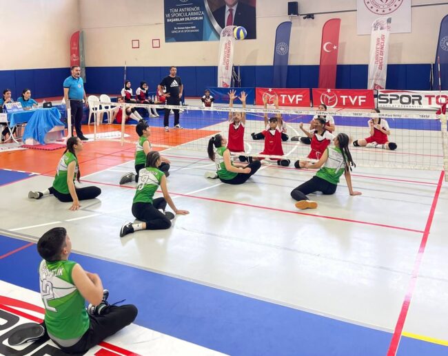 Okul Sporları Oturarak Voleybol Türkiye Şampiyonası Karaman'da