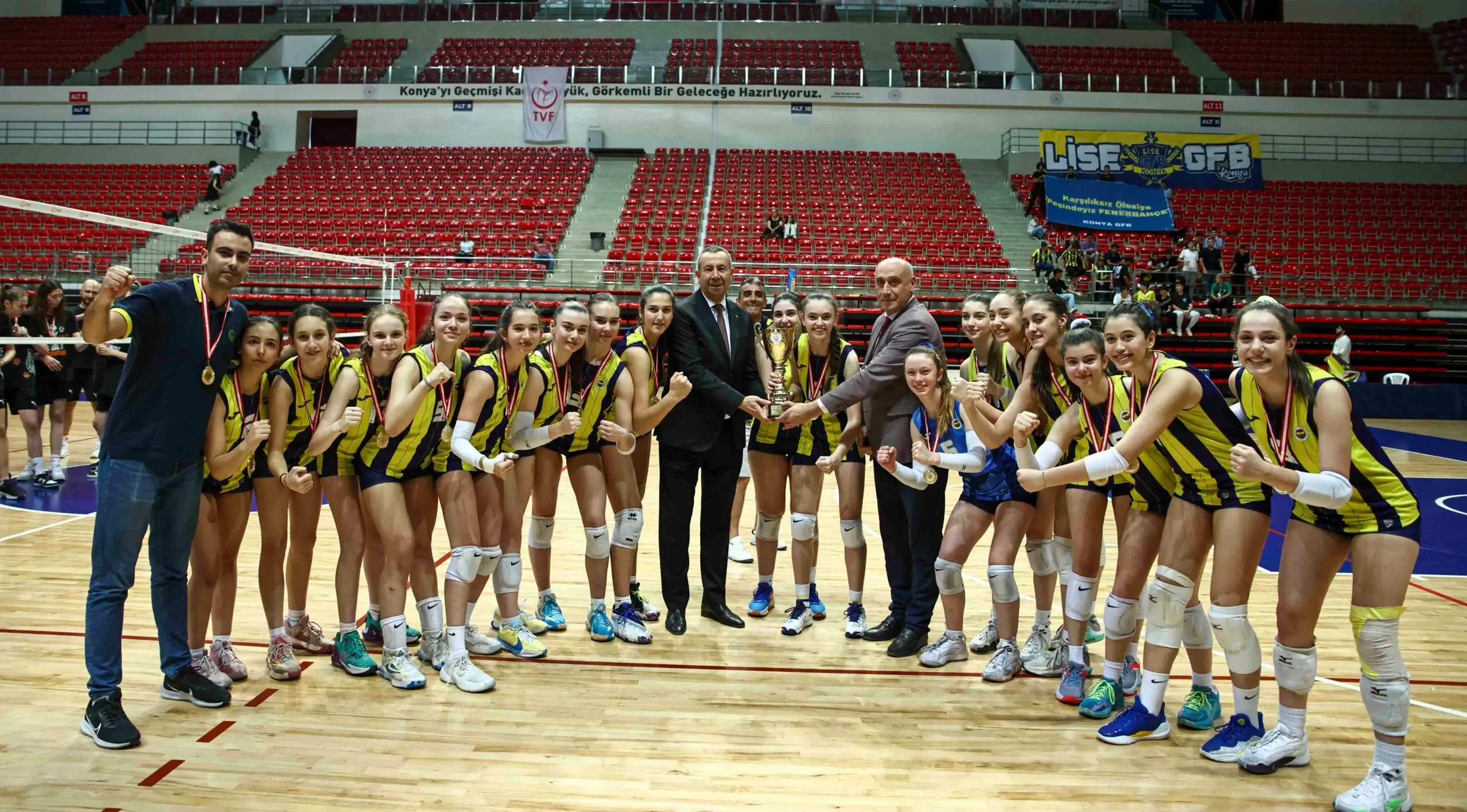 Küçük Kızlar Türkiye Şampiyonası'nda Fenerbahçe Zirvede