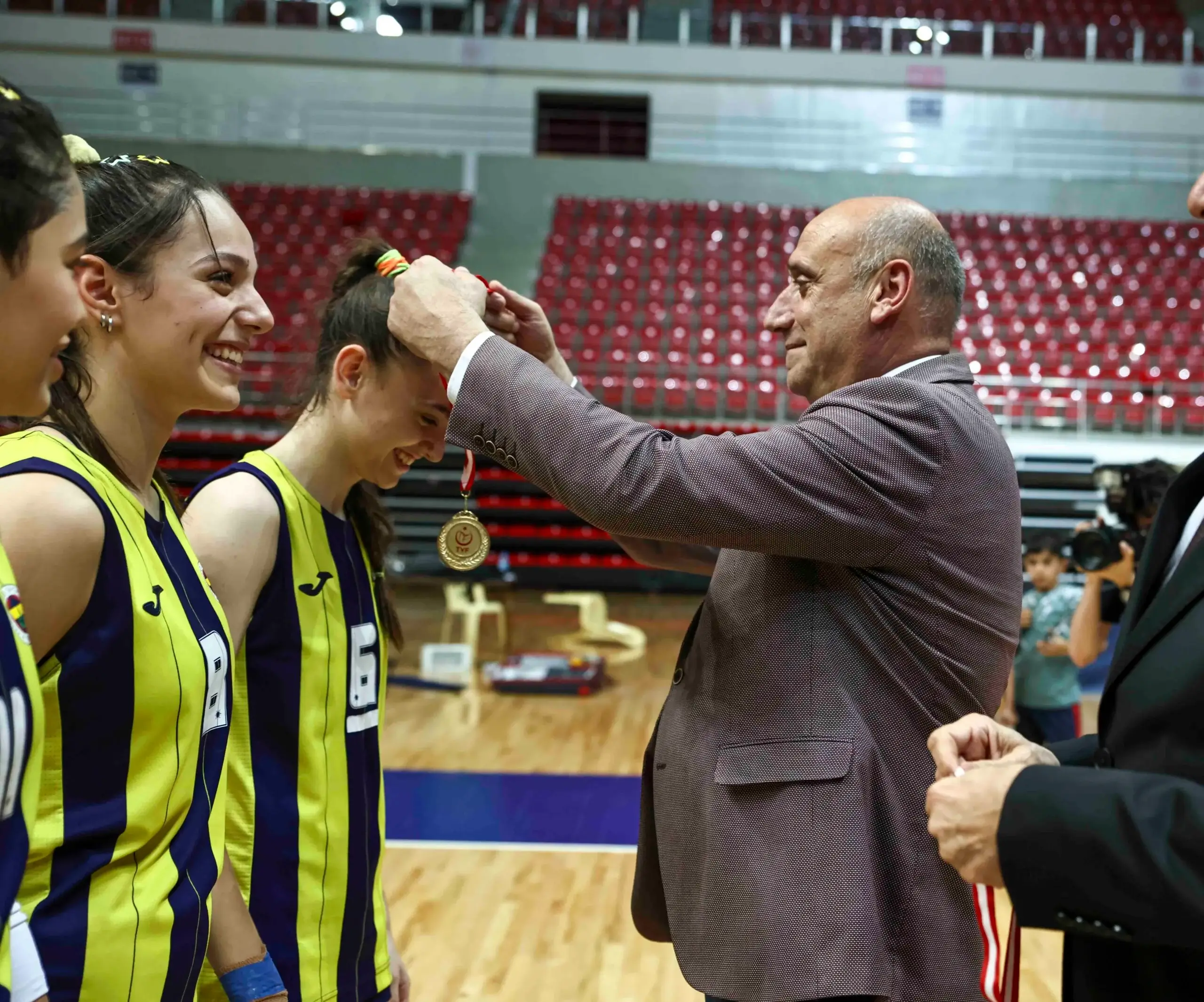 Küçük Kızlar Türkiye Şampiyonası'nda Fenerbahçe Zirvede