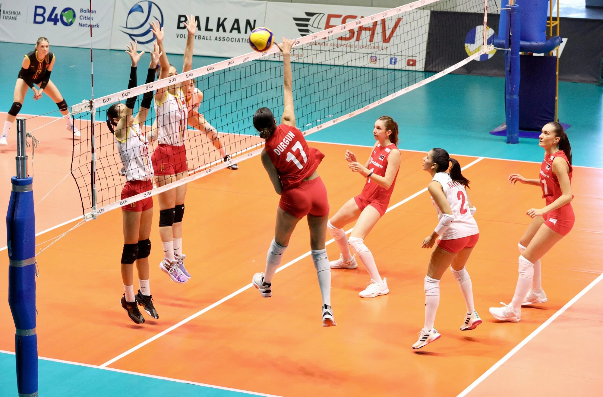 U20 Milli Voleybolcularımız Karadağ'ı 3-0 Yendi