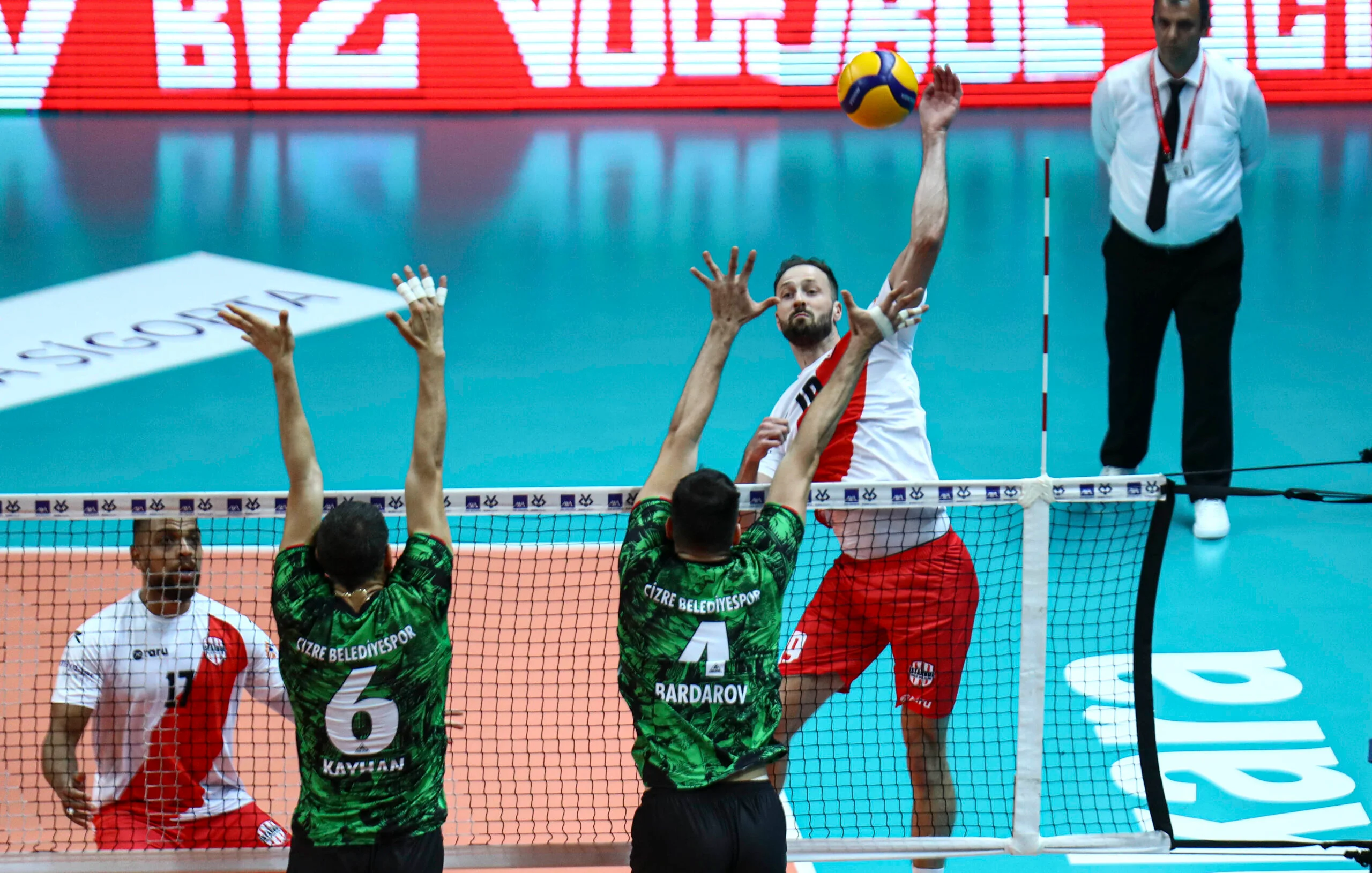 AXA Sigorta Kupa Voley'de Çeyrek Finalistler Belli Oldu