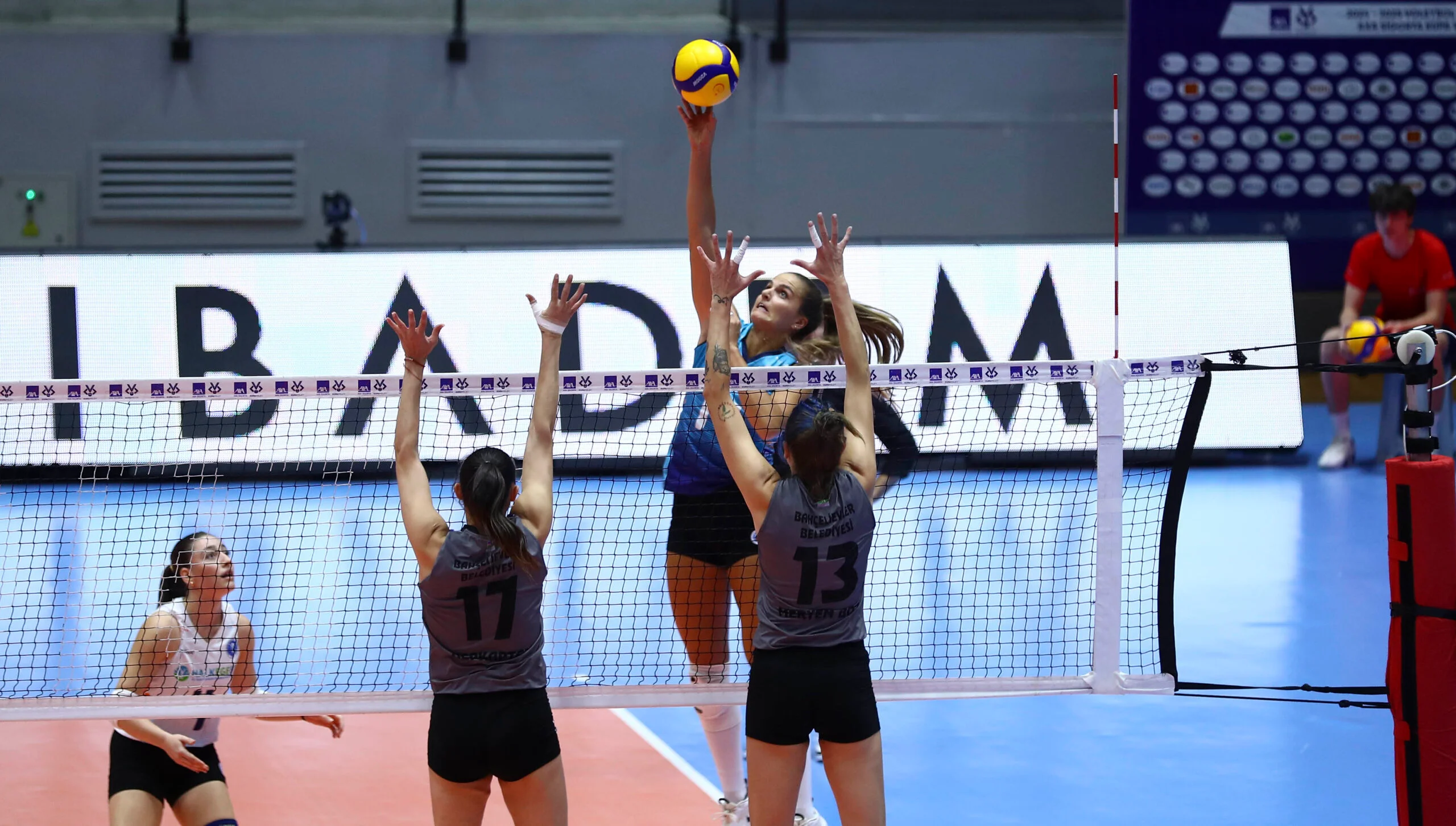 AXA Sigorta Kupa Voley'de Çeyrek Finalistler Belli Oldu!