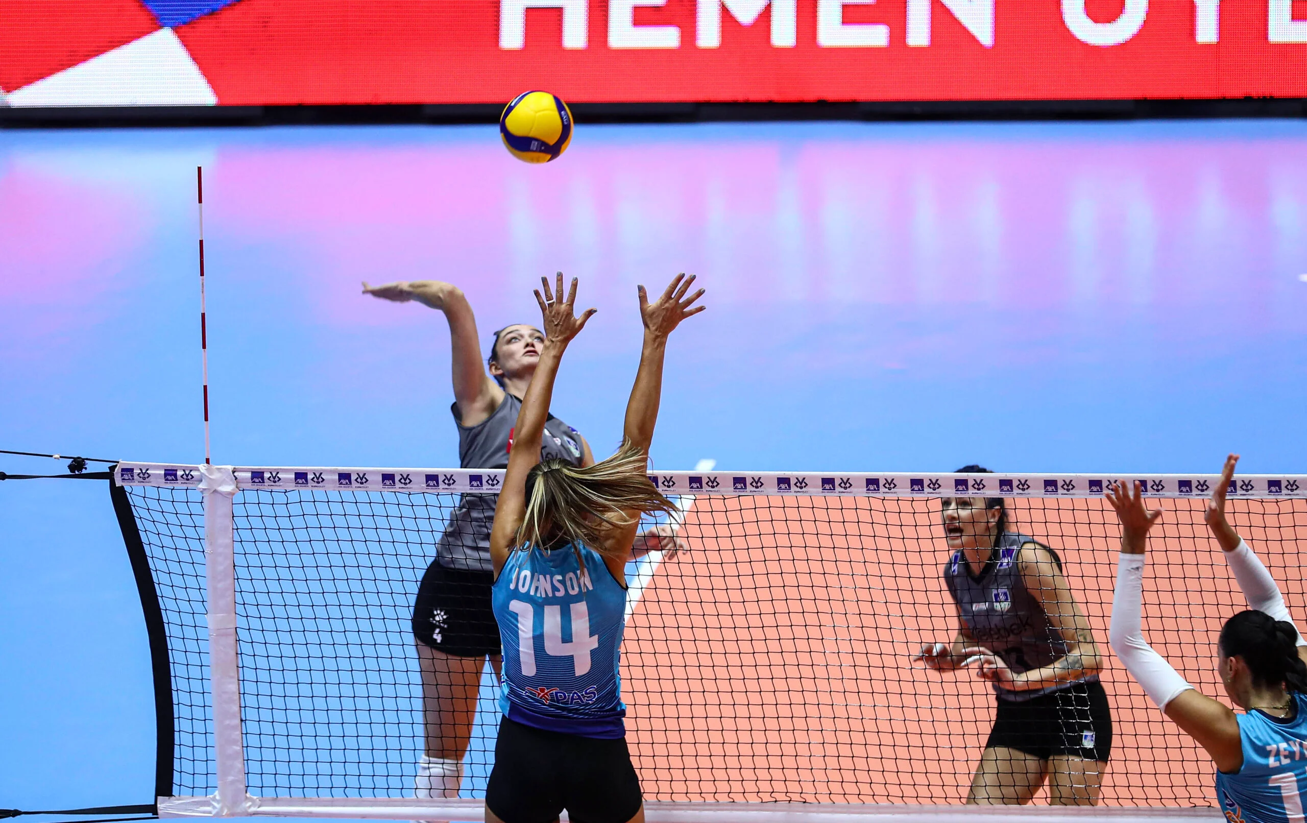 AXA Sigorta Kupa Voley'de Çeyrek Finalistler Belli Oldu!