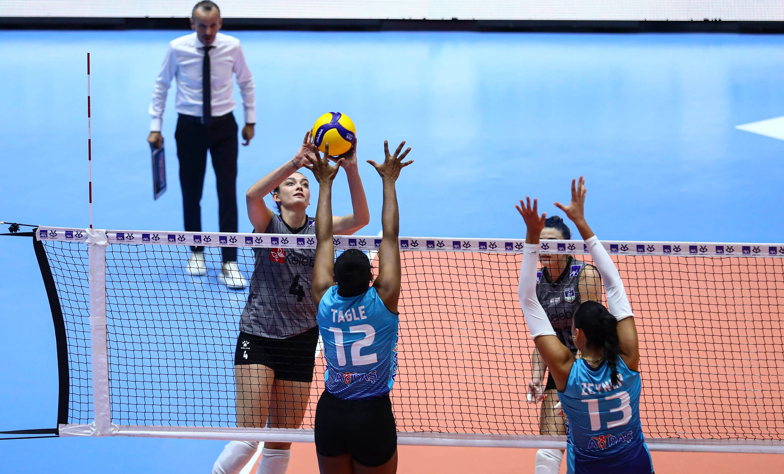 AXA Sigorta Kupa Voley'de Çeyrek Finalistler Belli Oldu!