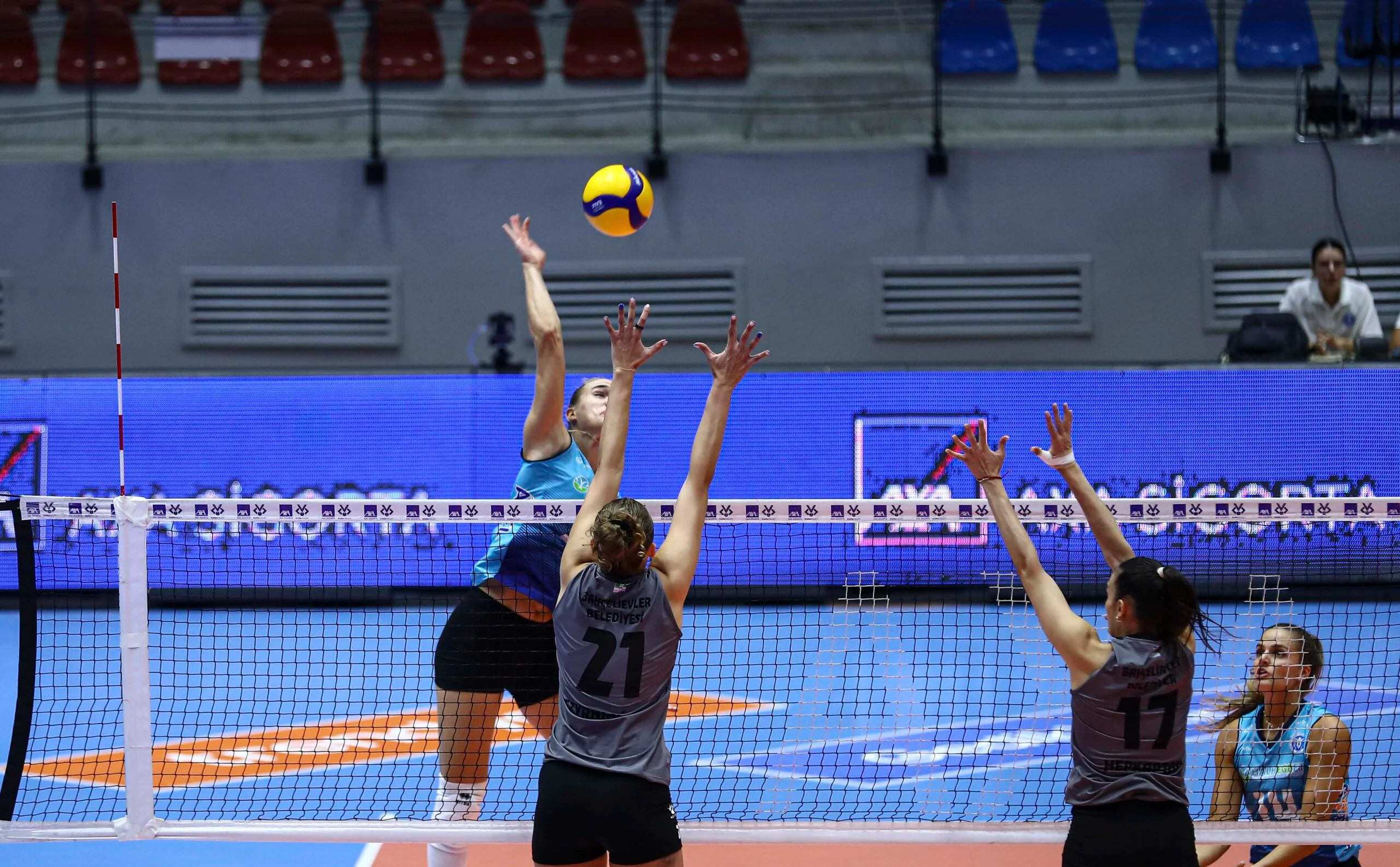 AXA Sigorta Kupa Voley'de Çeyrek Finalistler Belli Oldu!