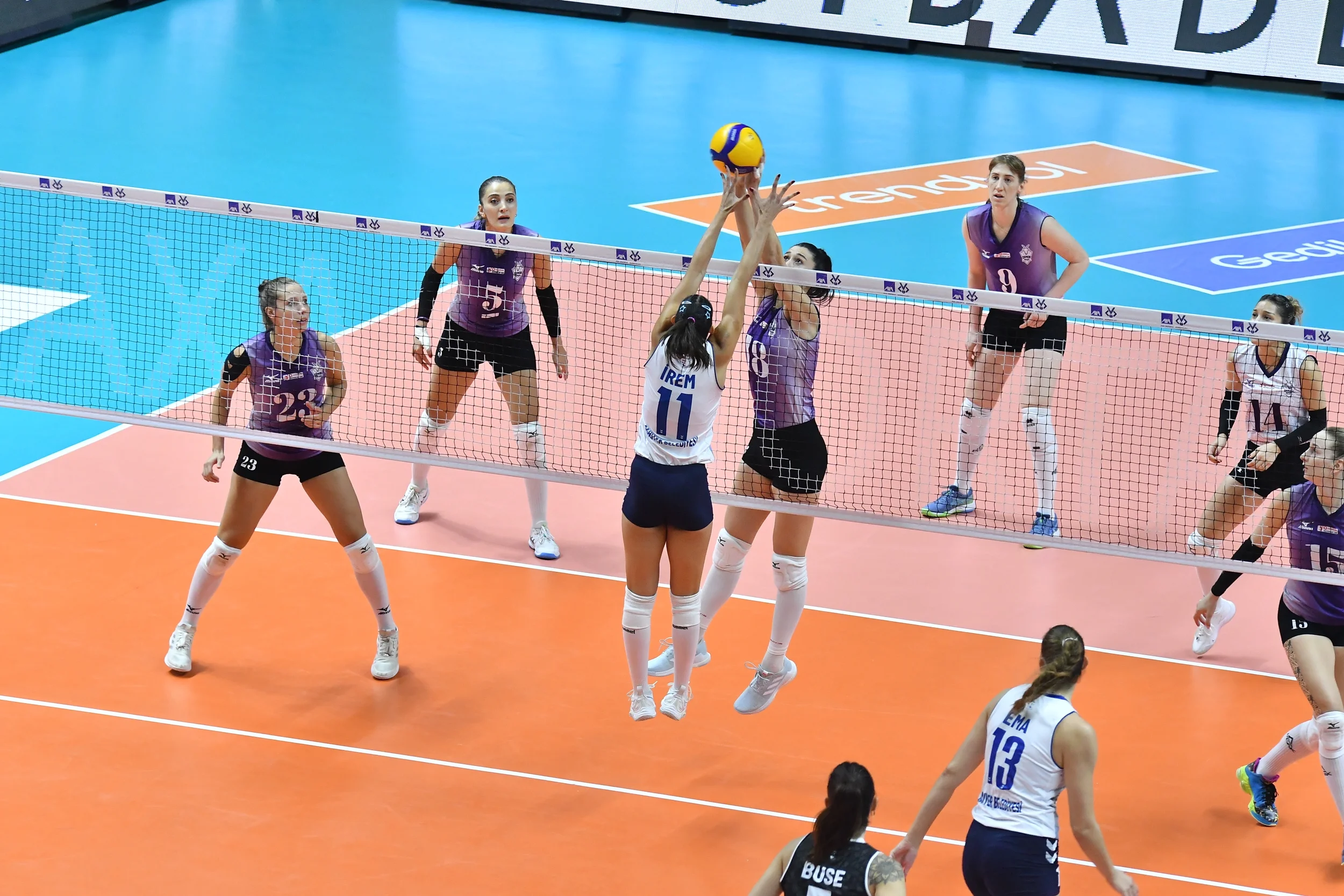 AXA Sigorta Kupa Voley'de Çeyrek Finalistler Belli Oldu!