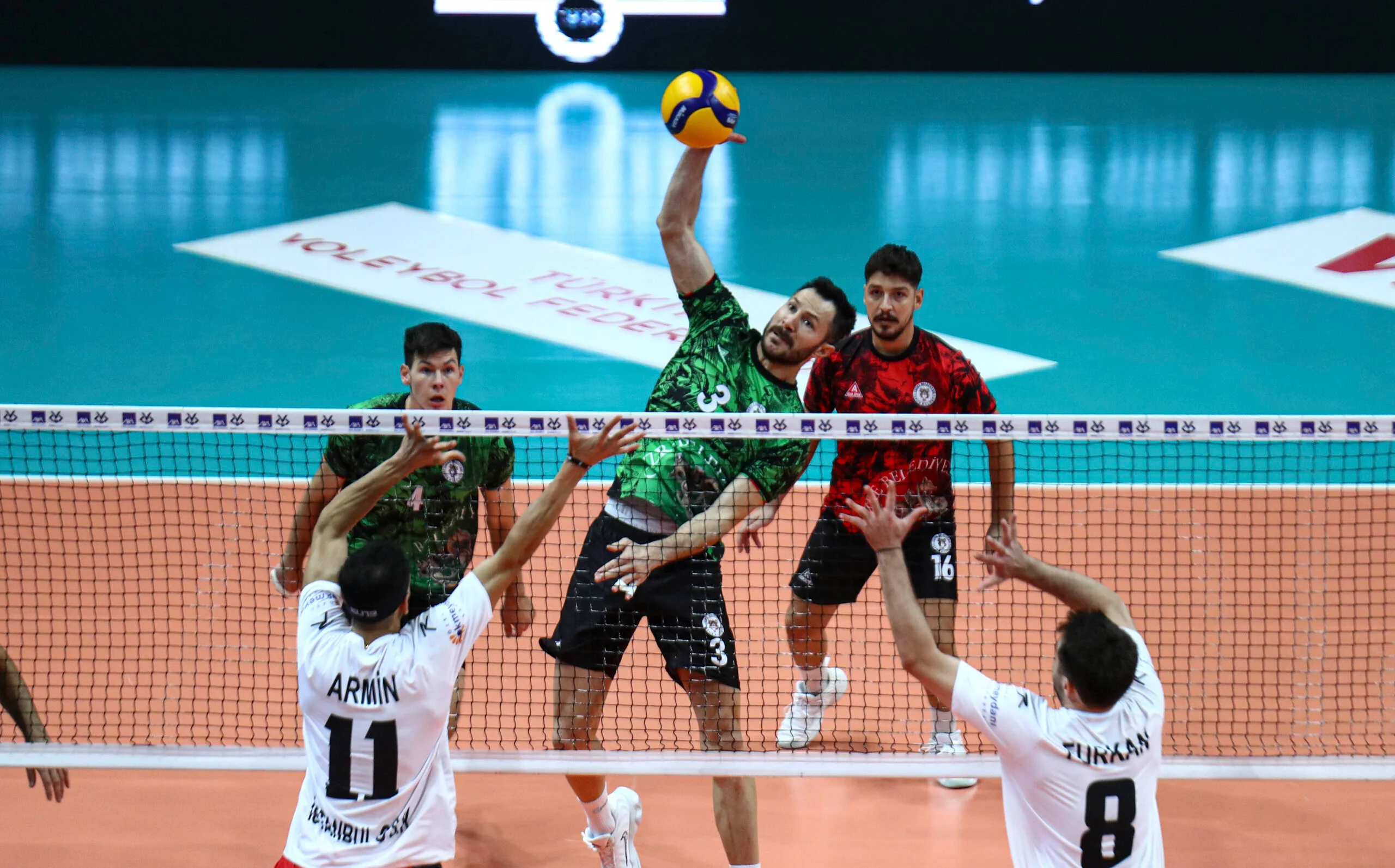 AXA Sigorta Kupa Voley'de Çeyrek Finalistler Belli Oldu