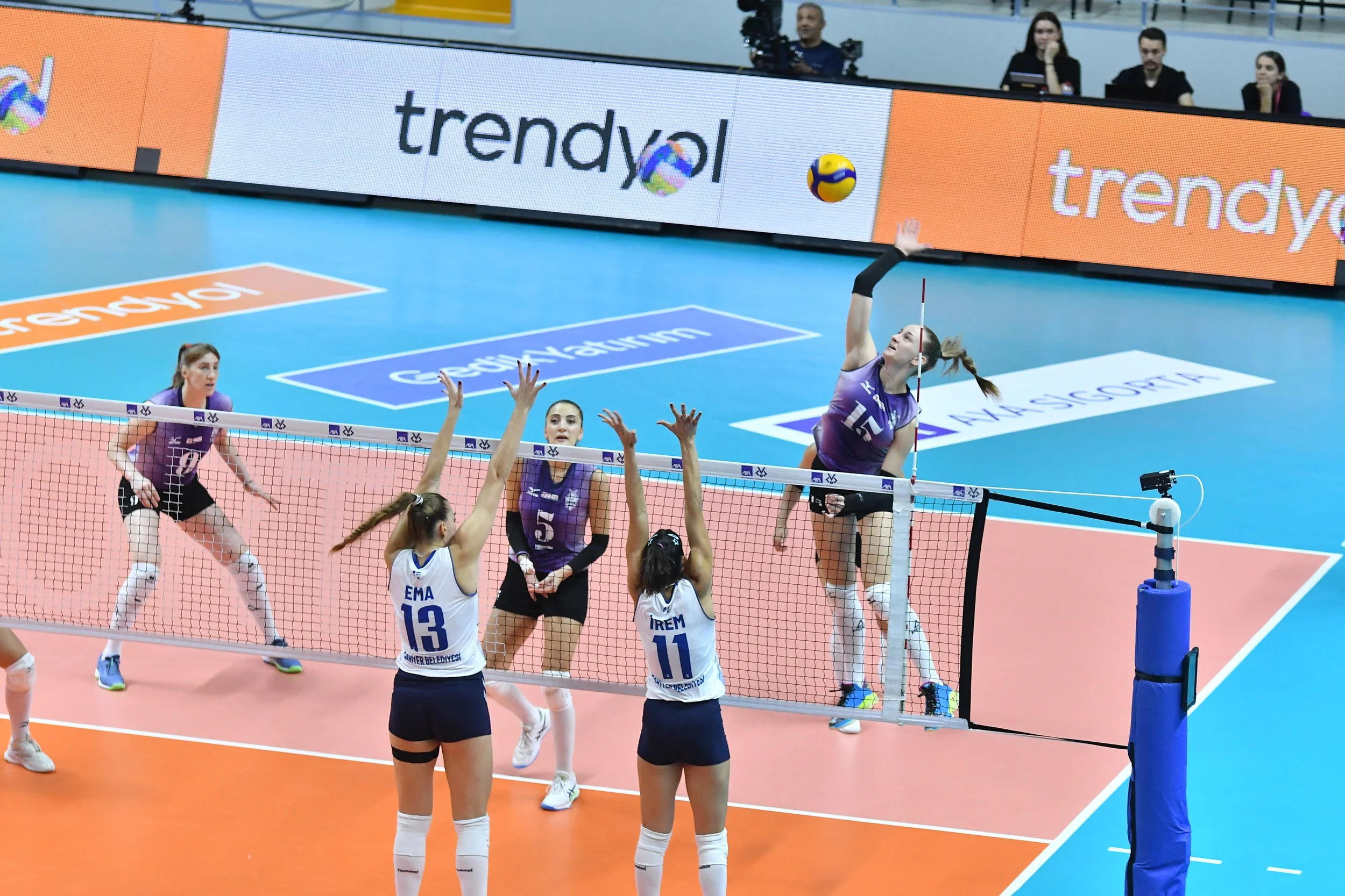 AXA Sigorta Kupa Voley'de Çeyrek Finalistler Belli Oldu!