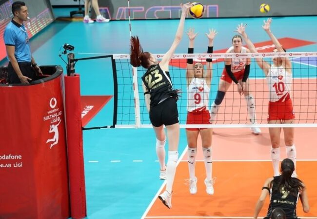 Vodafone Sultanlar Ligi’nde VakıfBank, Aras Kargo’yu 3-1 Mağlup Etti