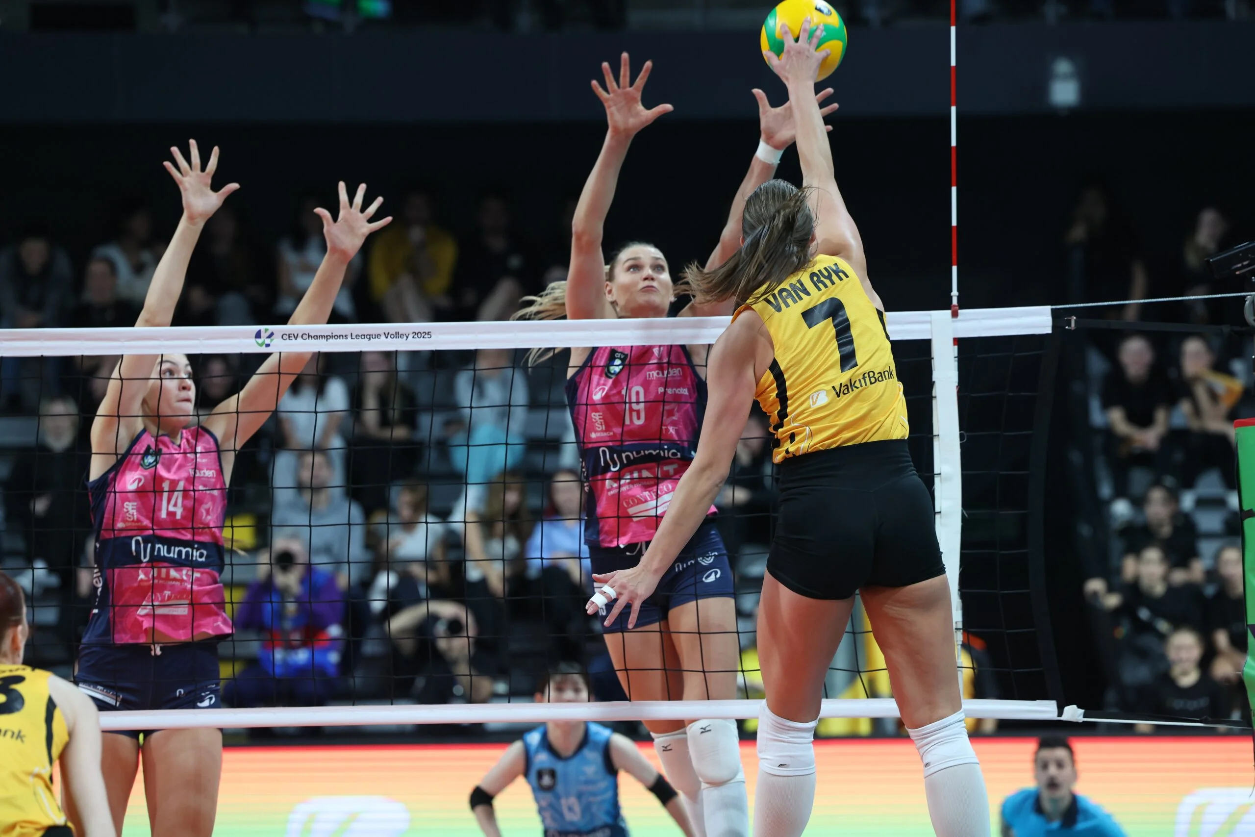 VakıfBank, Milano’yu 3-0 Mağlup Etti