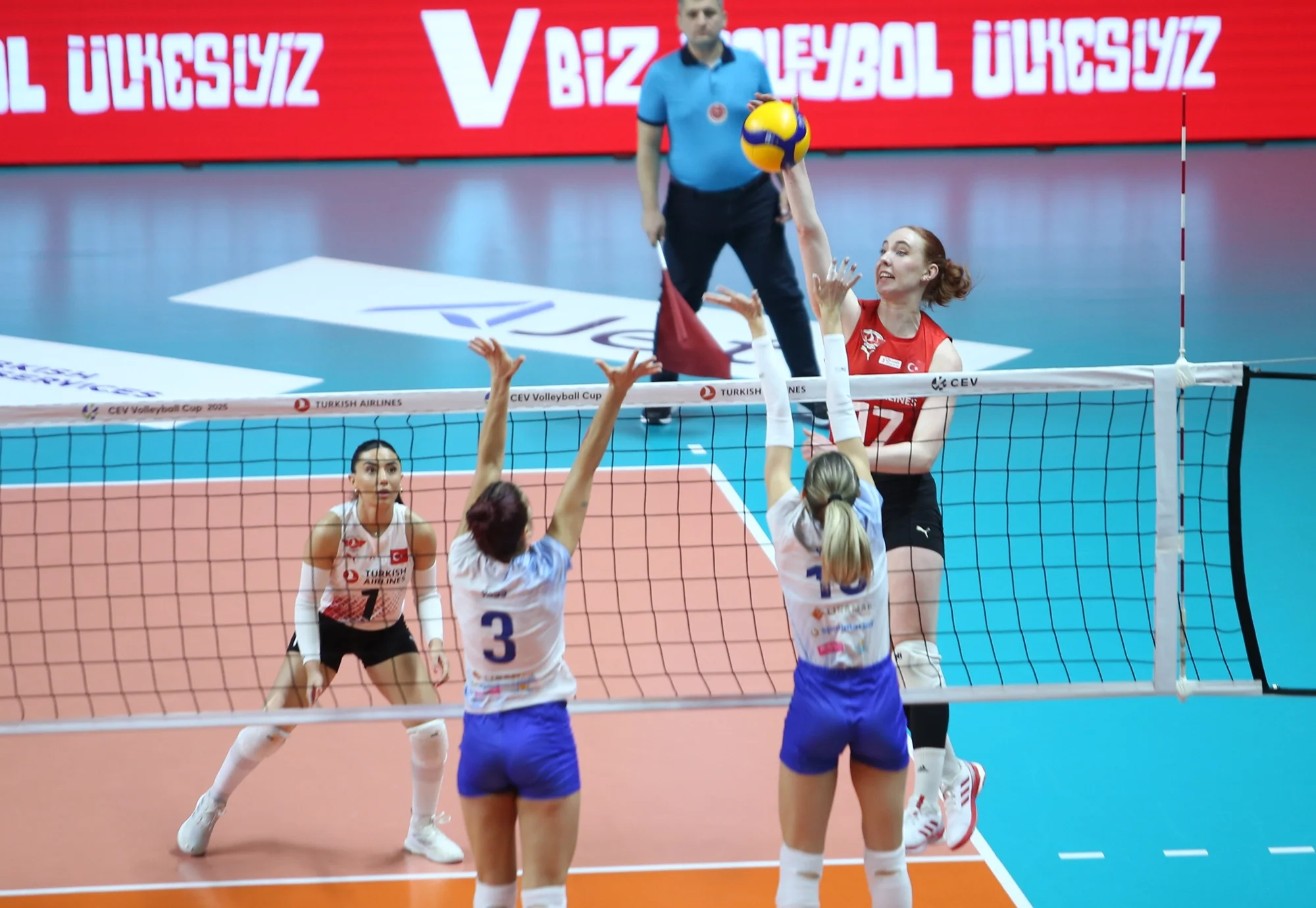 Türk Hava Yolları, CEV Kupası'nda Play-Off'a Yükseldi