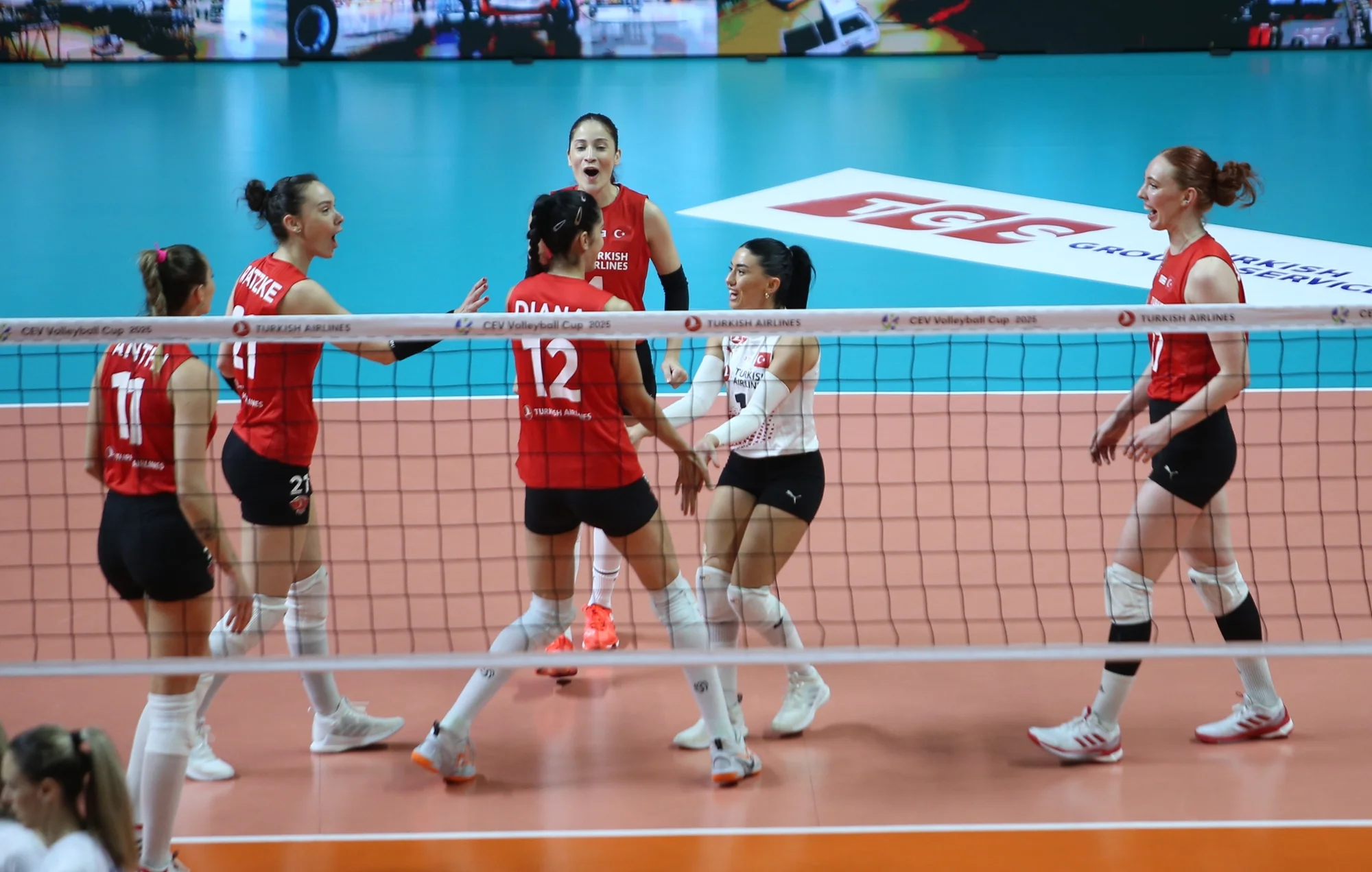 Türk Hava Yolları, CEV Kupası'nda Play-Off'a Yükseldi