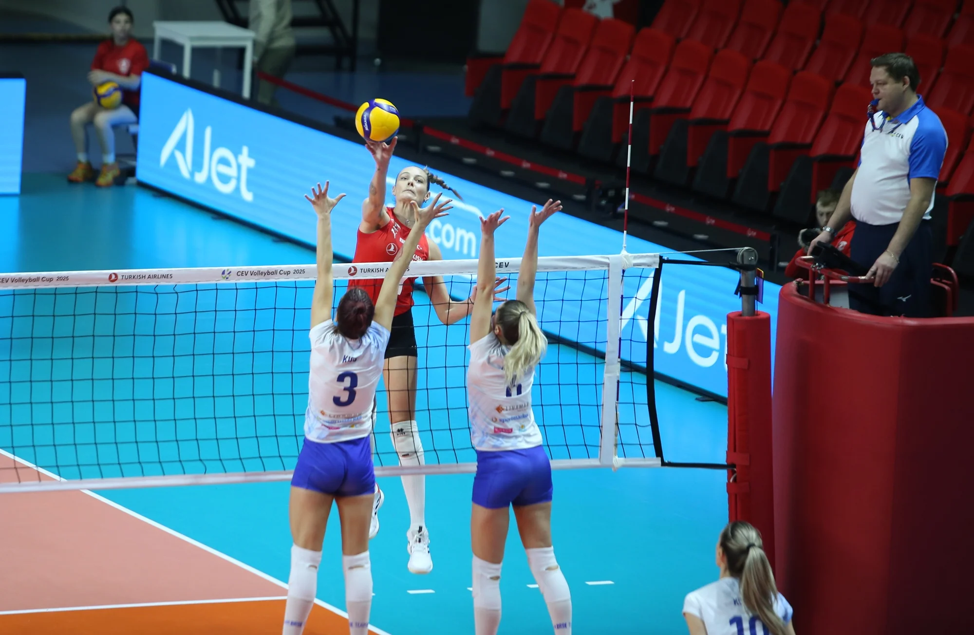 Türk Hava Yolları, CEV Kupası'nda Play-Off'a Yükseldi