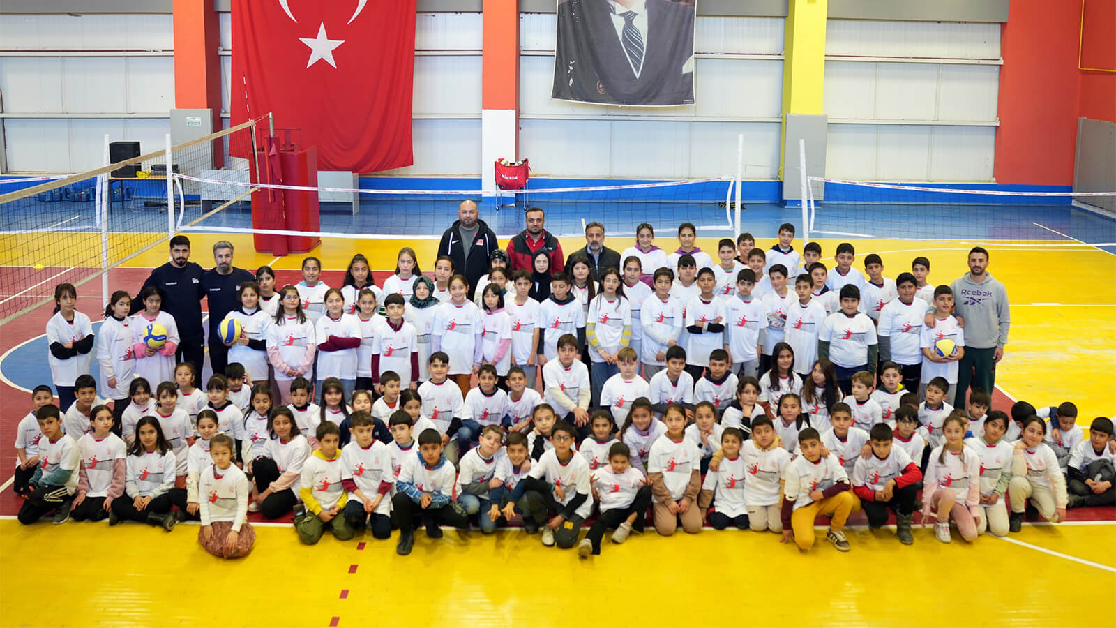 Fabrika Voleybol, Erciş’te Geleceğin Yıldızlarını Yetiştiriyor!