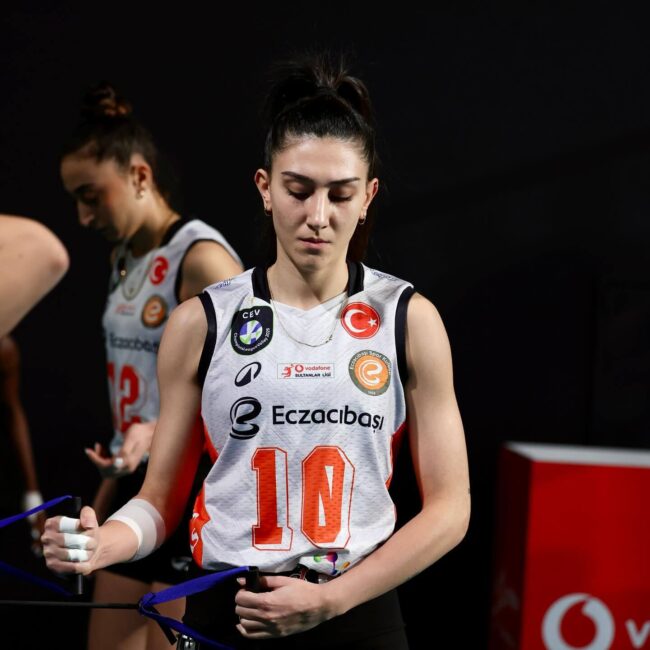 Eczacıbaşı, Dev Derbide VakıfBank’ı 3-1’le Geçti!