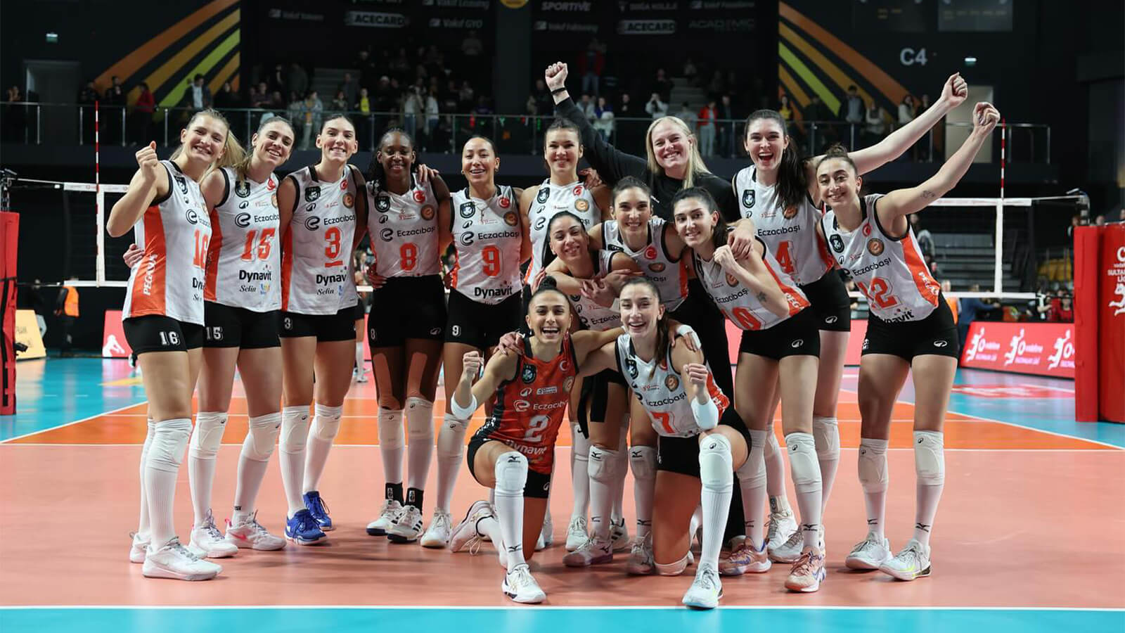 Eczacıbaşı, Dev Derbide VakıfBank’ı 3-1’le Geçti!