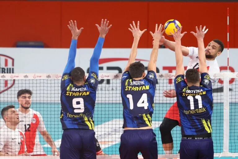 Fenerbahçe Medicana, İstanbul Gençlik Spor’u Set Vermeden Devirdi!