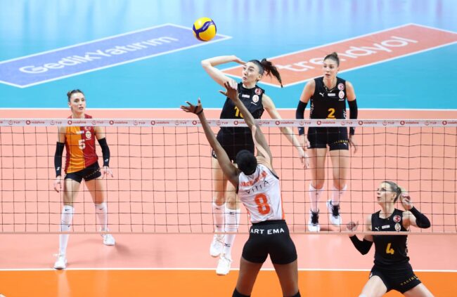 Sultanlar Ligi’nde Üçüncülük Savaşı Başladı: Eczacıbaşı Dynavit Seride Öne Geçti!