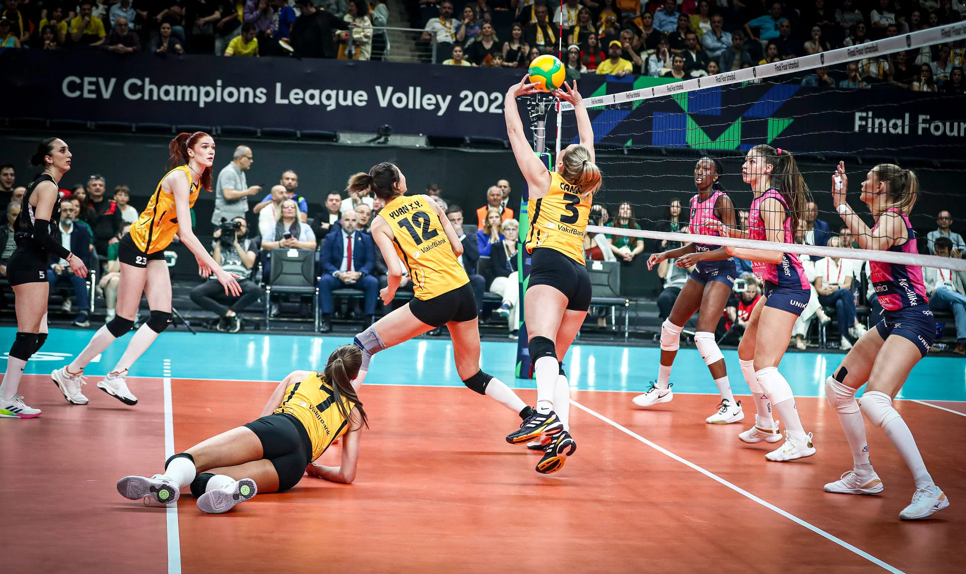 VakıfBank, Şampiyonlar Ligi'ni Dördüncü Tamamladı