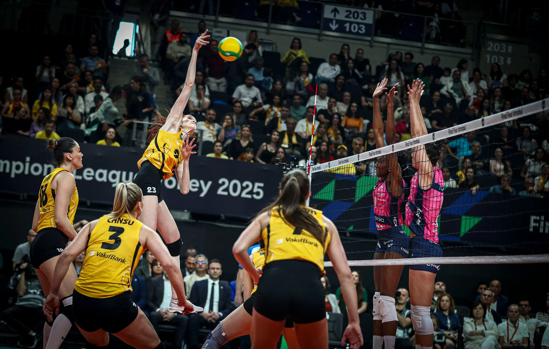 VakıfBank, Şampiyonlar Ligi'ni Dördüncü Tamamladı