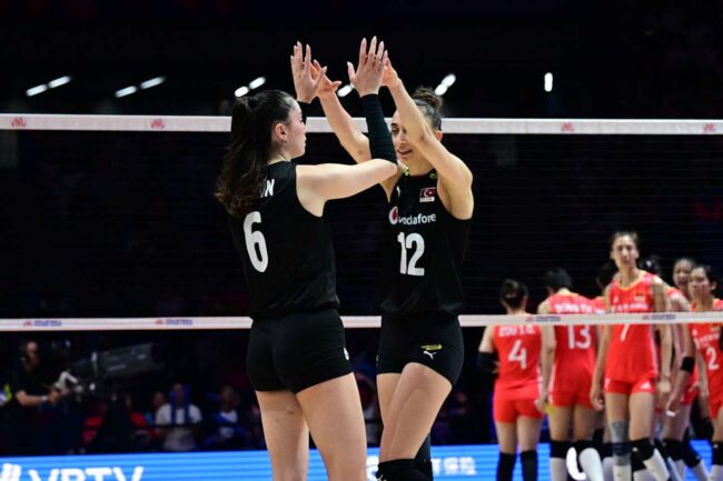 Filenin Sultanları Geri Döndü: Çin’i 3-2 Yendik, VNL’de 4’te 4 Yaptık!