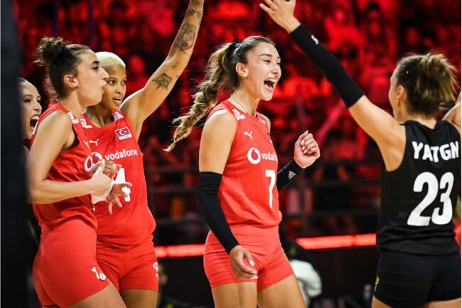 Filenin Sultanları, Dünya Şampiyonasında Lider