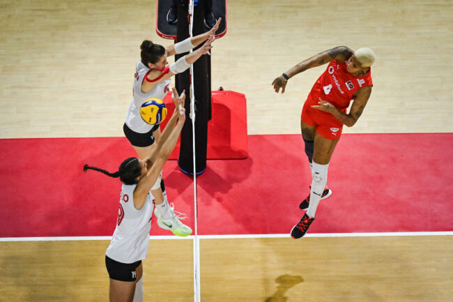 Filenin Sultanları, Dünya Şampiyonasında Lider